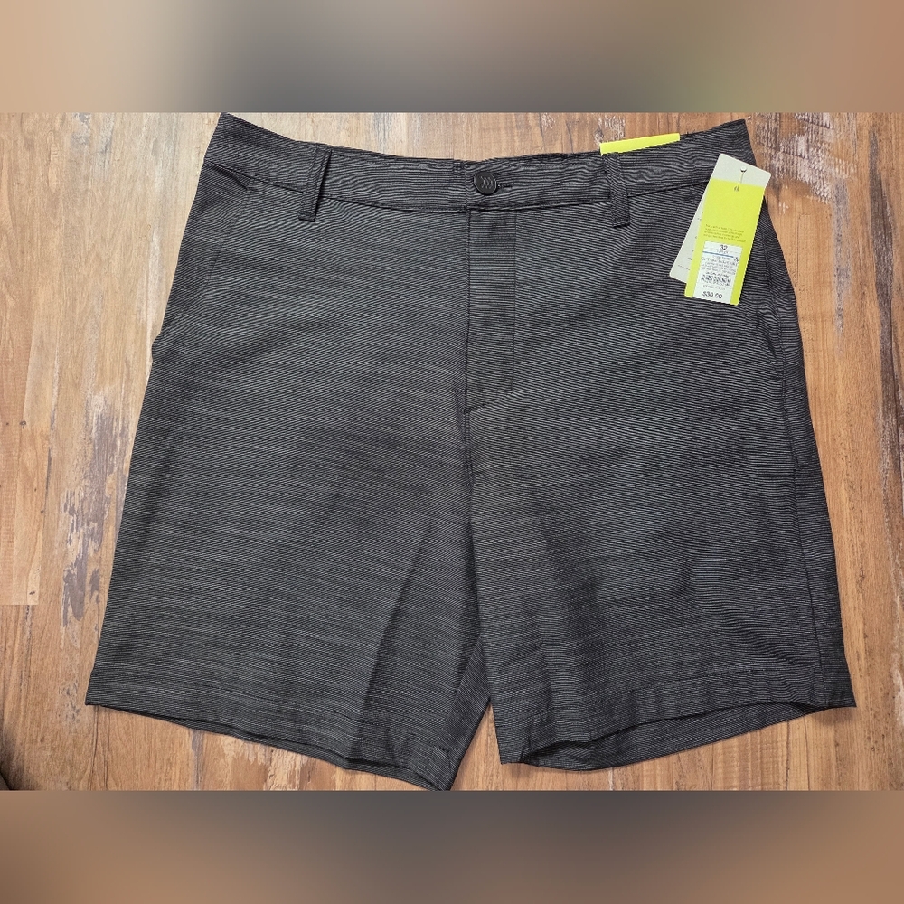 All In Motion Golf Shorts Men’s Size 32 Black Gray Striped 7” Inseam NWT